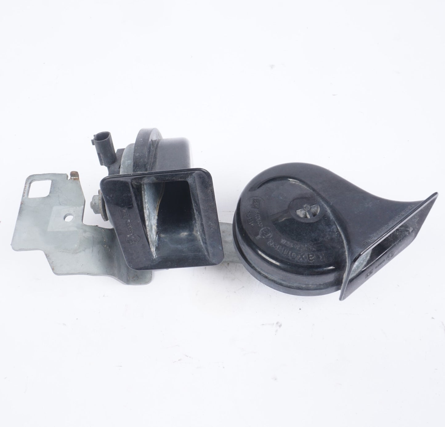 2004 - 2010  BMW 650i E63 E64 Horn Signal High & Low OEM