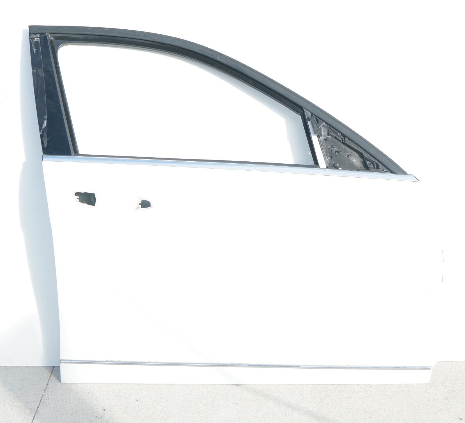 2008 - 2014 MERCEDES-BENZ C300 C250 C350 W204 FRONT RIGHT DOOR SHELL OEM