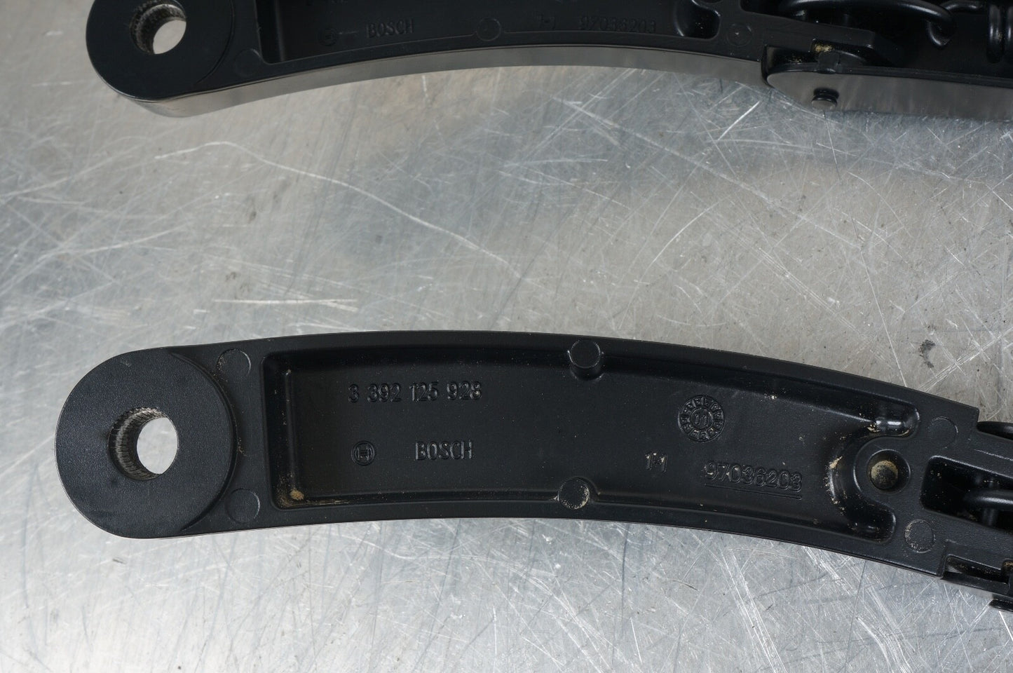2010 - 2020 Bentley Mulsanne Windshield Wiper Arm 3Y1955410B 3Y1955409
