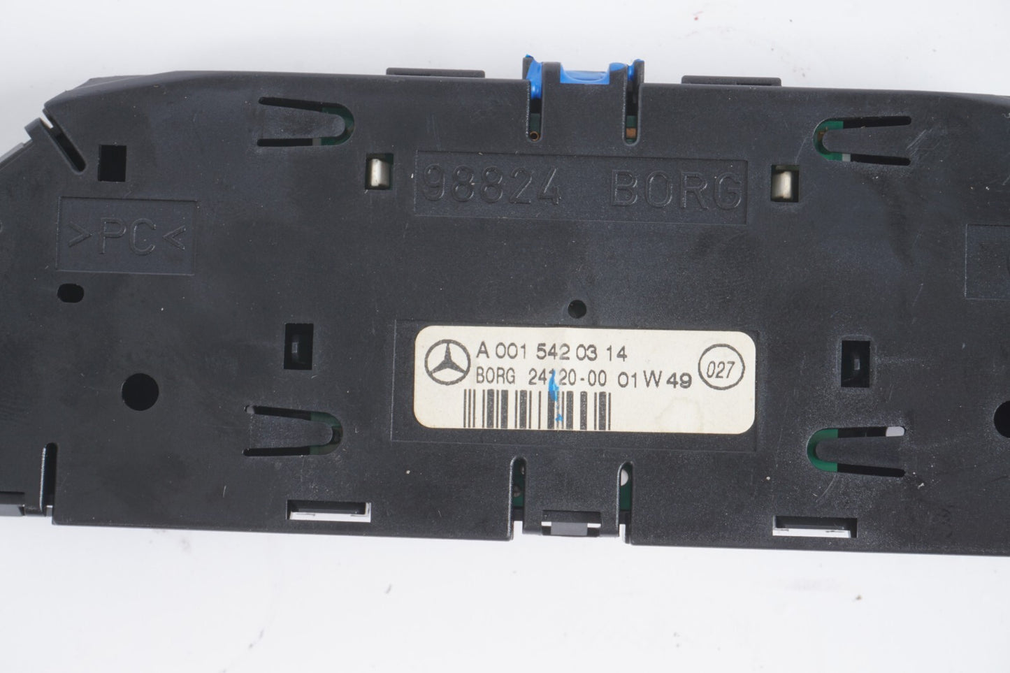 03-06 Mercedes R230 SL500 Parktronic Display Clock Module 0015420314  OEM