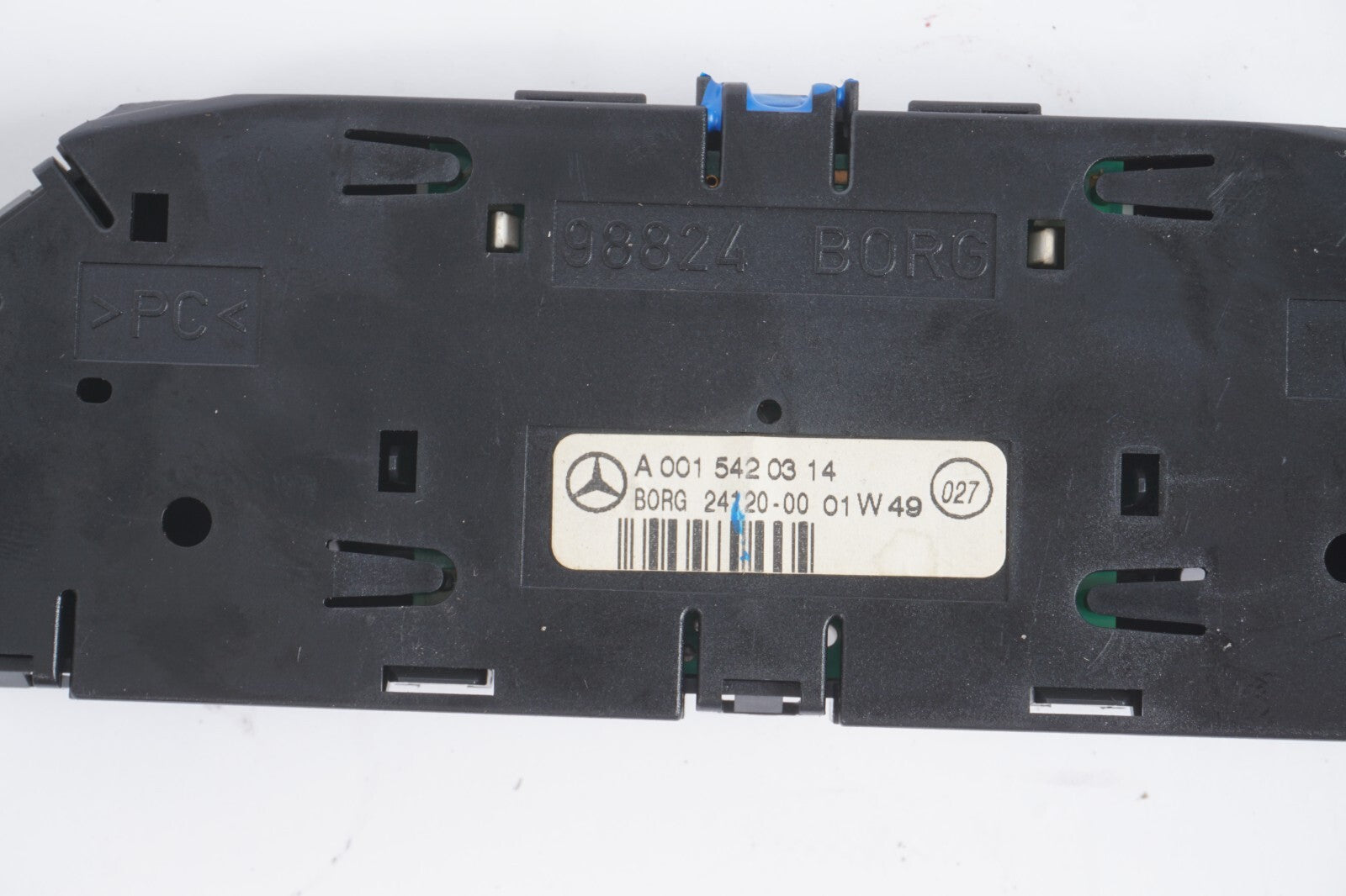 03-06 Mercedes R230 SL500 Parktronic Display Clock Module 0015420314  OEM