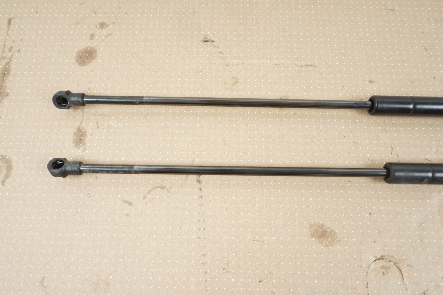 2003-2008 BMW Z4 E85 LEFT & RIGHT HOOD BONNET LID LIFT STRUT SET 7016178  OEM