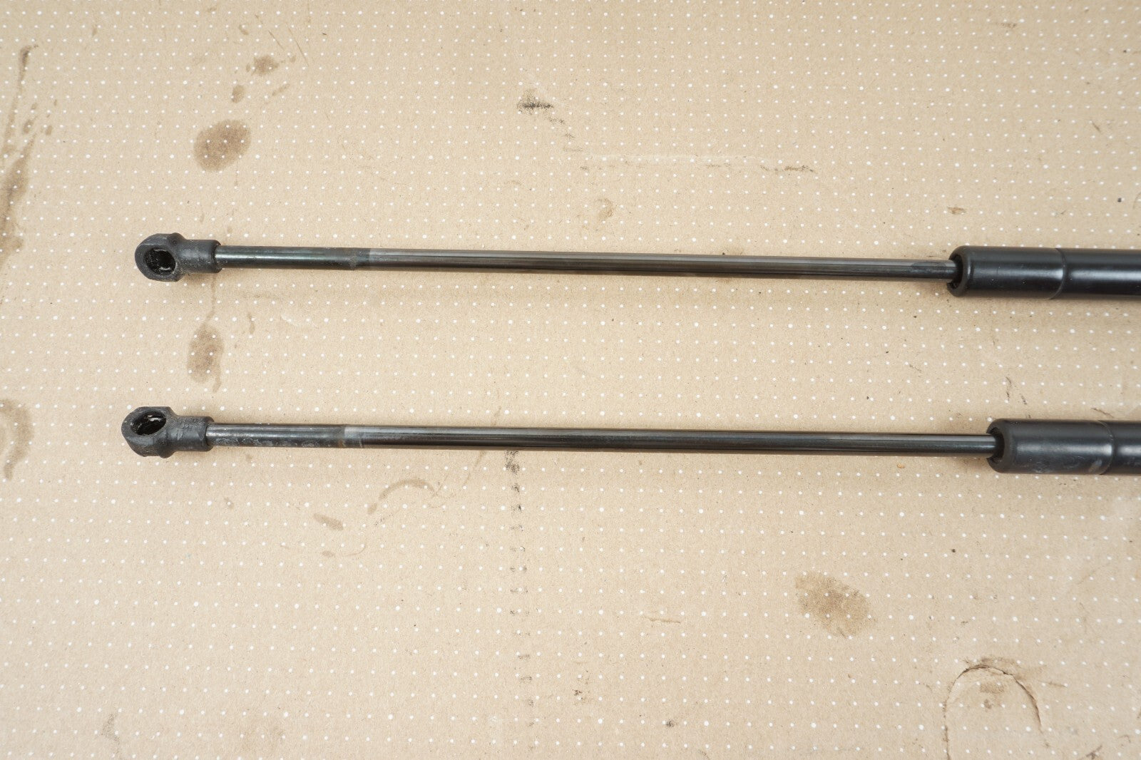 2003-2008 BMW Z4 E85 LEFT & RIGHT HOOD BONNET LID LIFT STRUT SET 7016178  OEM