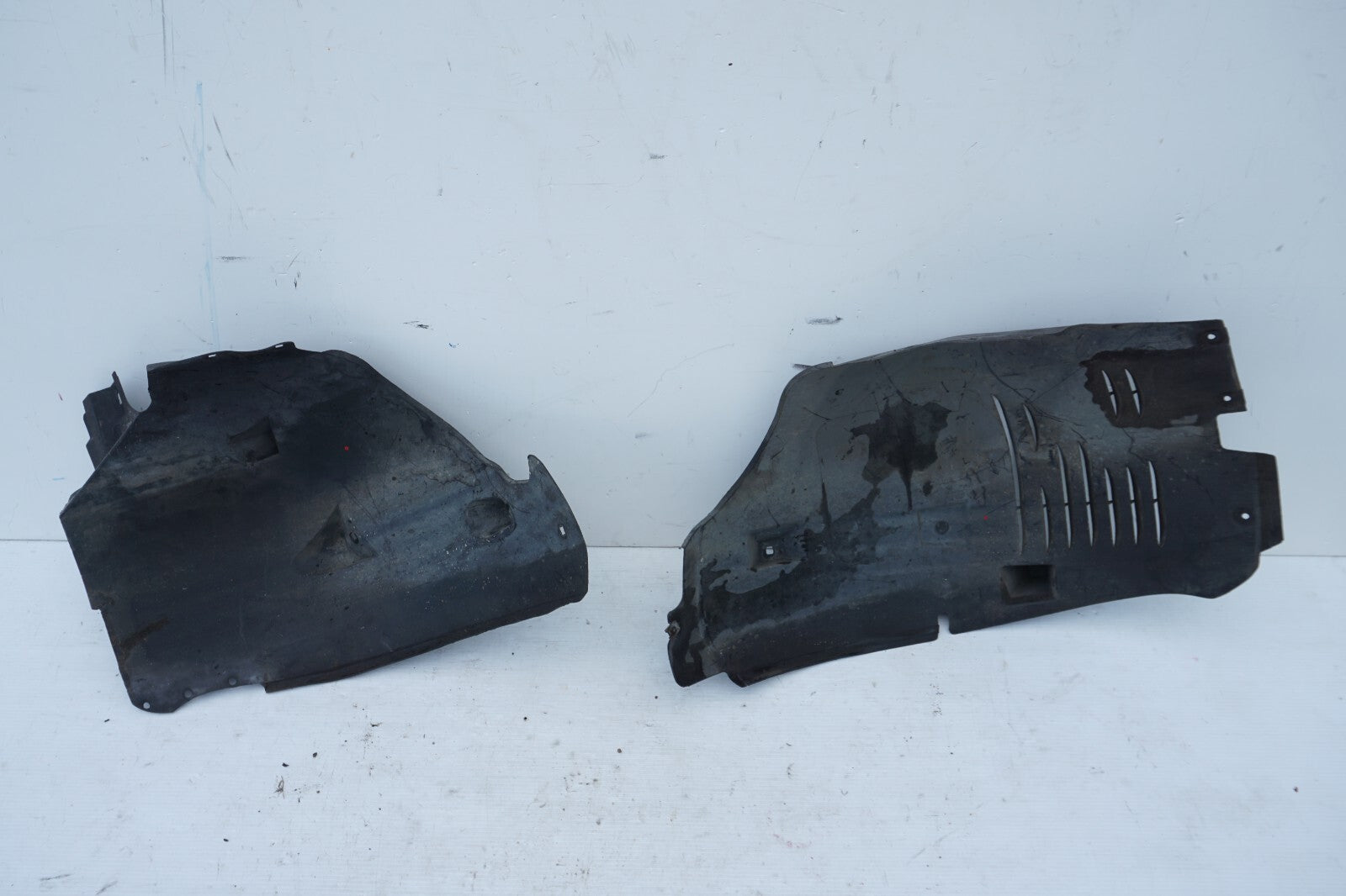 03-06 Mercedes SL500 Front Inner Fender Liner Splash Guard Left Driver OEM