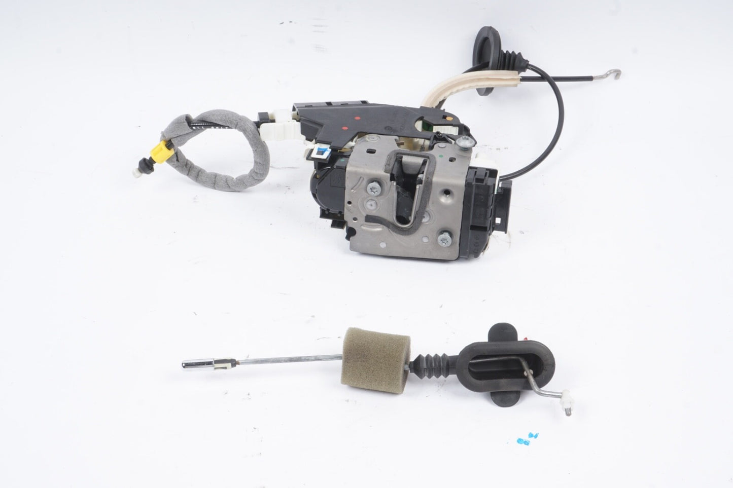 10-17 Mercedes W207 E550 E350 Front Right Side Door Lock Latch Actuator OEM
