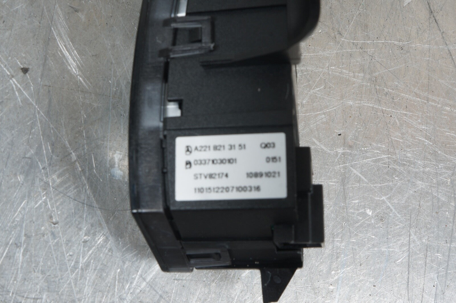 07-13 Mercedes W221 S450 S550 Front Right Passenger Door Lock Switch 2218213151