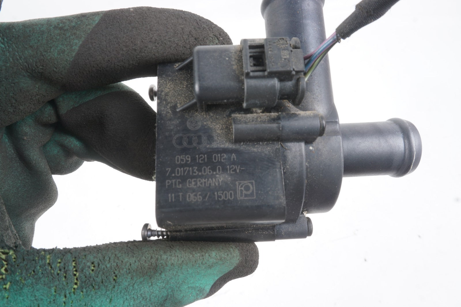 2011-2018 Audi A8 Auxiliary Electric Water Pump 059121012A  OEM
