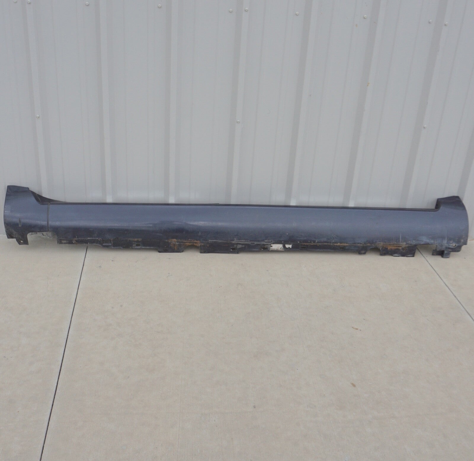 04-10 AUDI A8 Quattro L Right-Passenger Side Rocker Panel Skirt Molding OEM