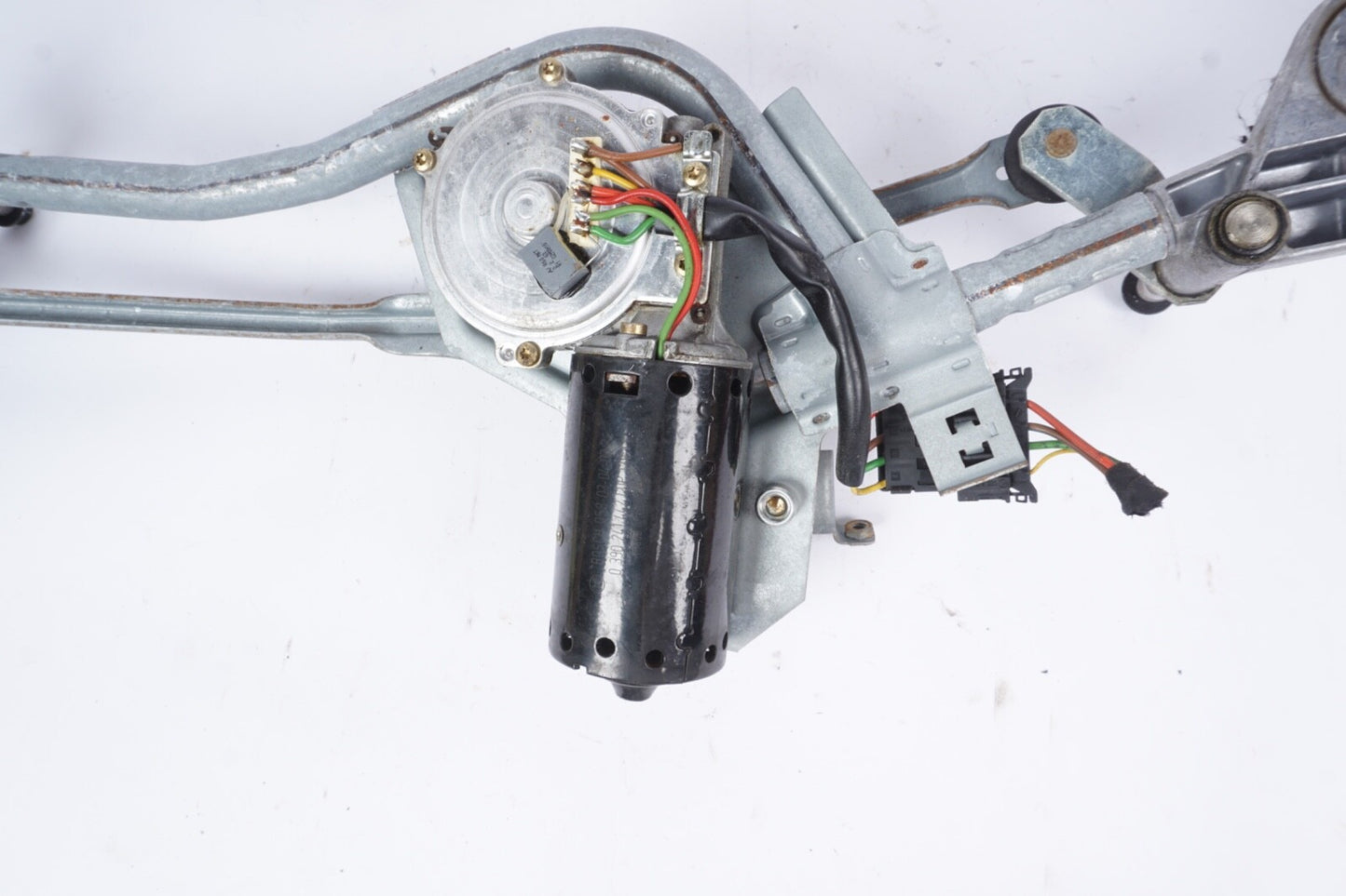 2003 - 2012 Mercedes R230 SL500 Front Windshield Wiper Motor And Link 0390241442