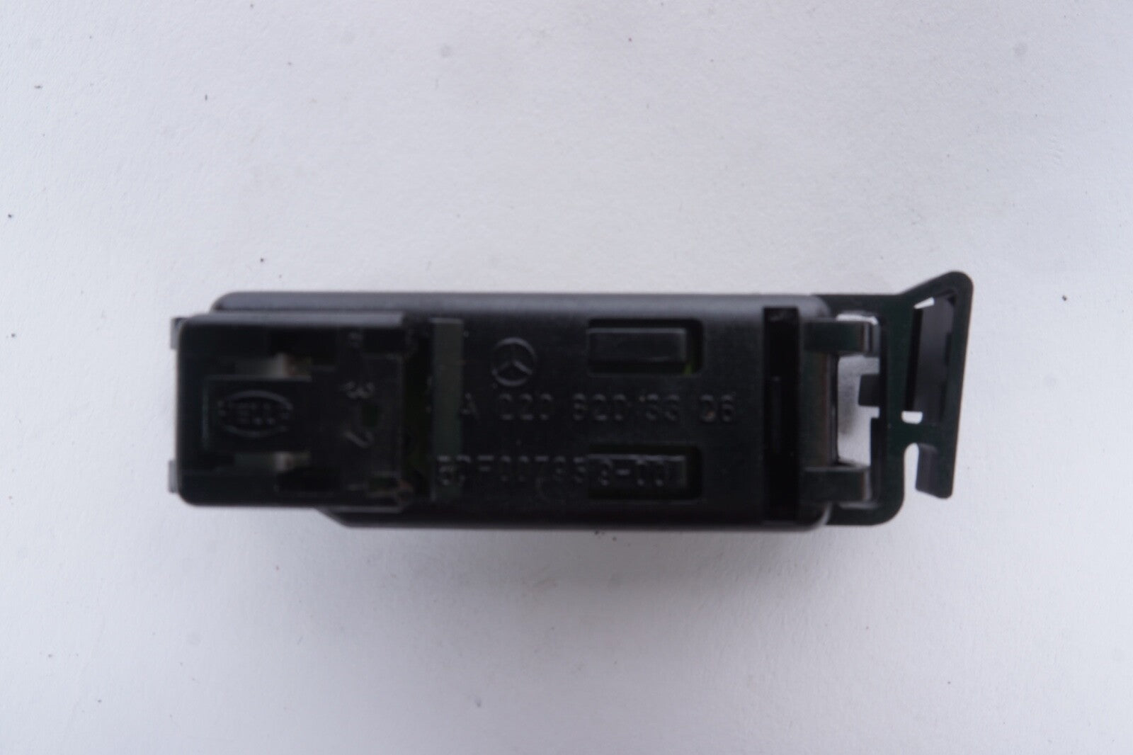 Mercedes Benz S-Class W220 S430 S500 Unit Light Sensor A2208203326