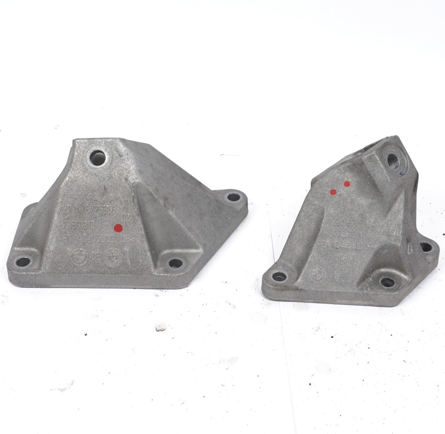 13 - 18 BMW 550I 650I 750I 4.4L N63 Engine Motor Mount Bracket Left & Right OEM