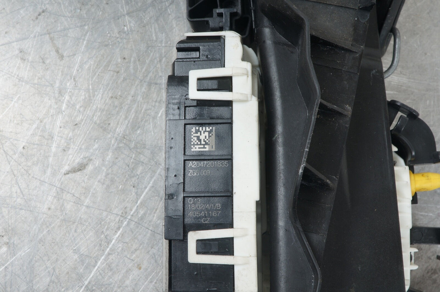08-14 Mercedes W204 C300 C350 C250 Front Right Door Lock Latch Actuator OEM