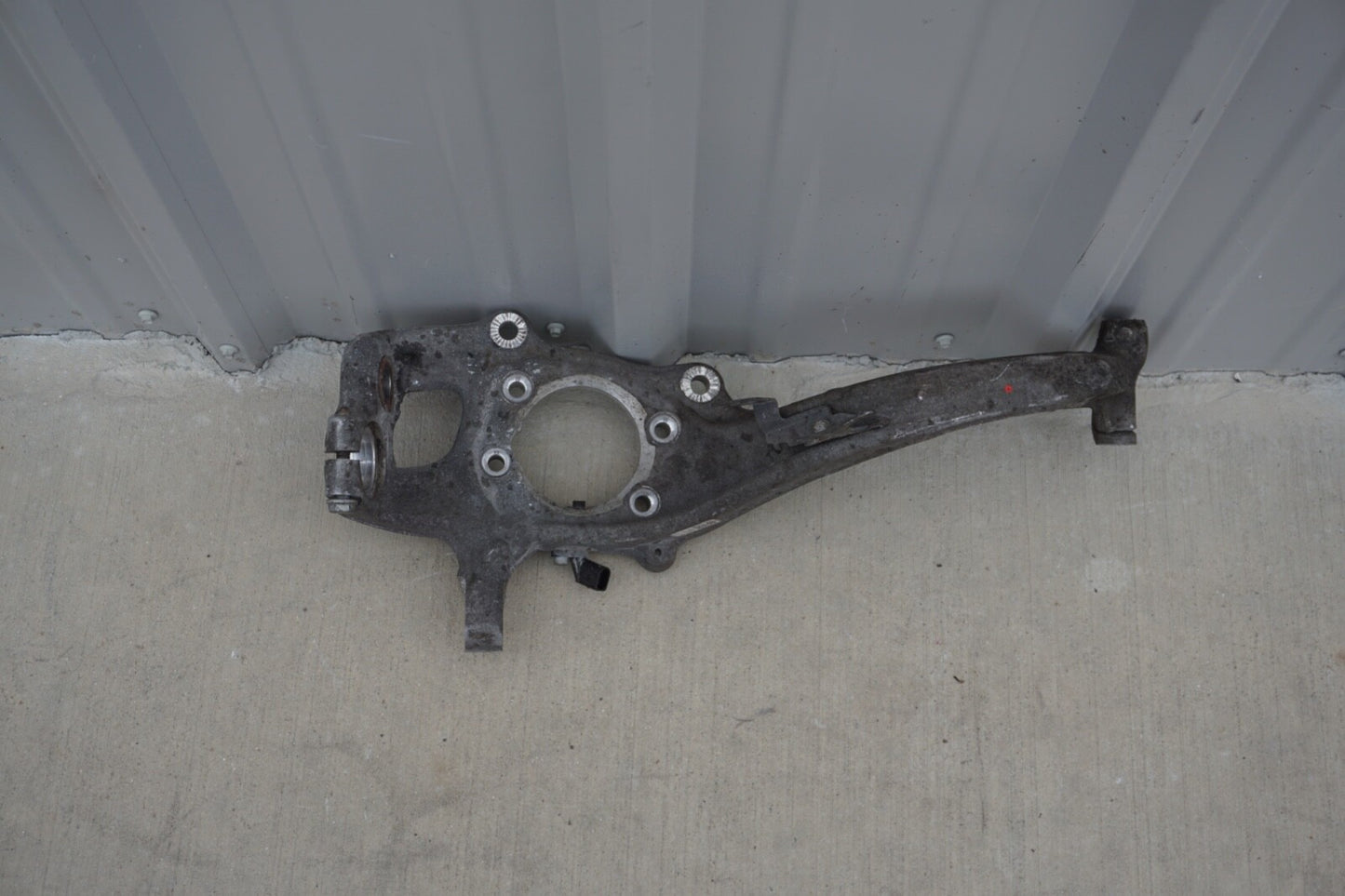 2012-2018 AUDI A7 QUATTRO FRONT LEFT DRIVER SIDE SPINDLE KNUCKLE WHEEL HUB OEM