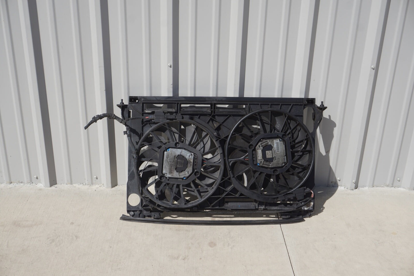 2004 - 2010 AUDI A8L A8 L QUATTRO 4.2L ENGINE COOLING FAN OEM