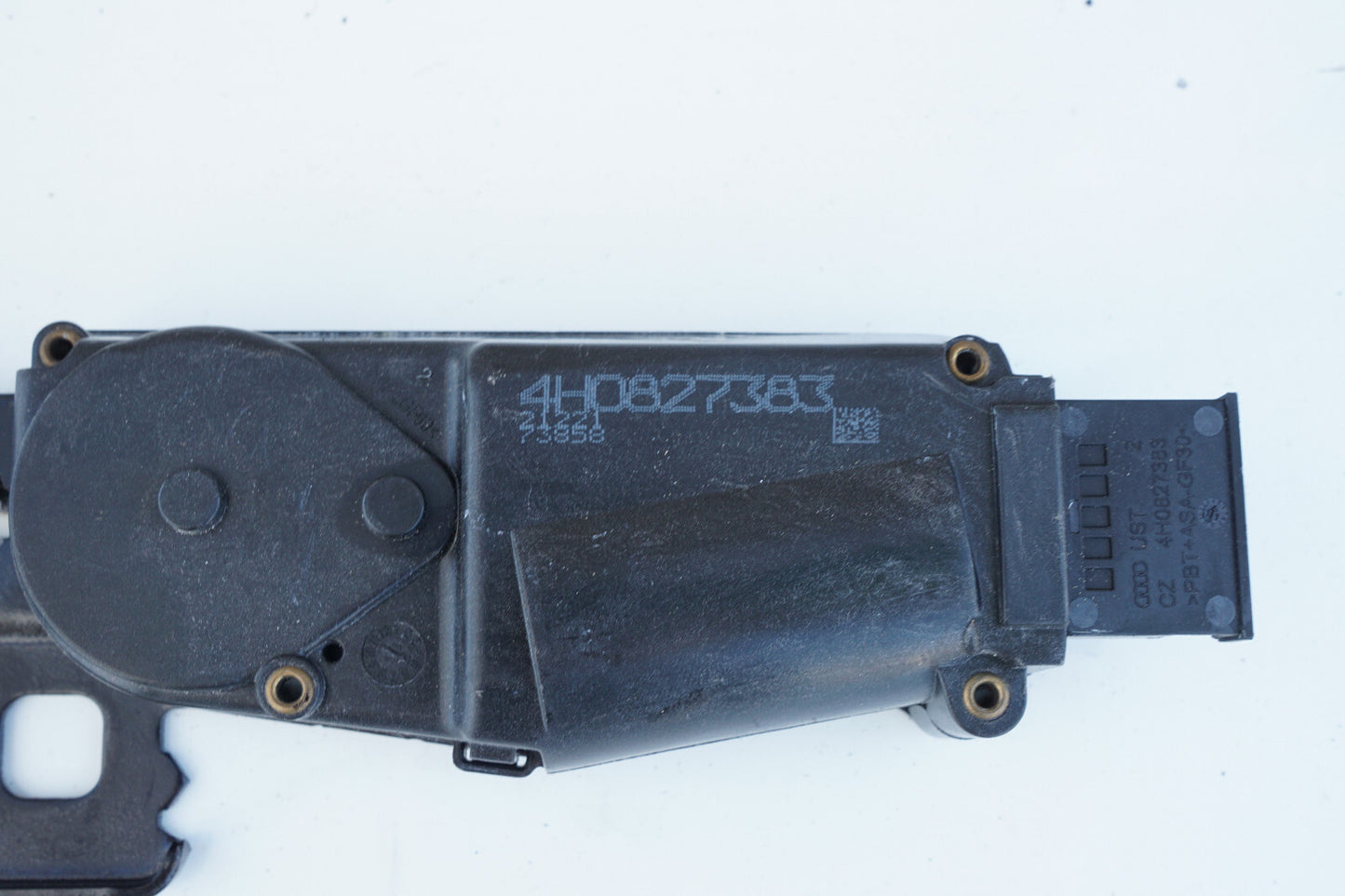2011 - 2018 AUDI A8L REAR TRUNK LID LOCK LATCH STRIKER PLATE 4H0827383 OEM