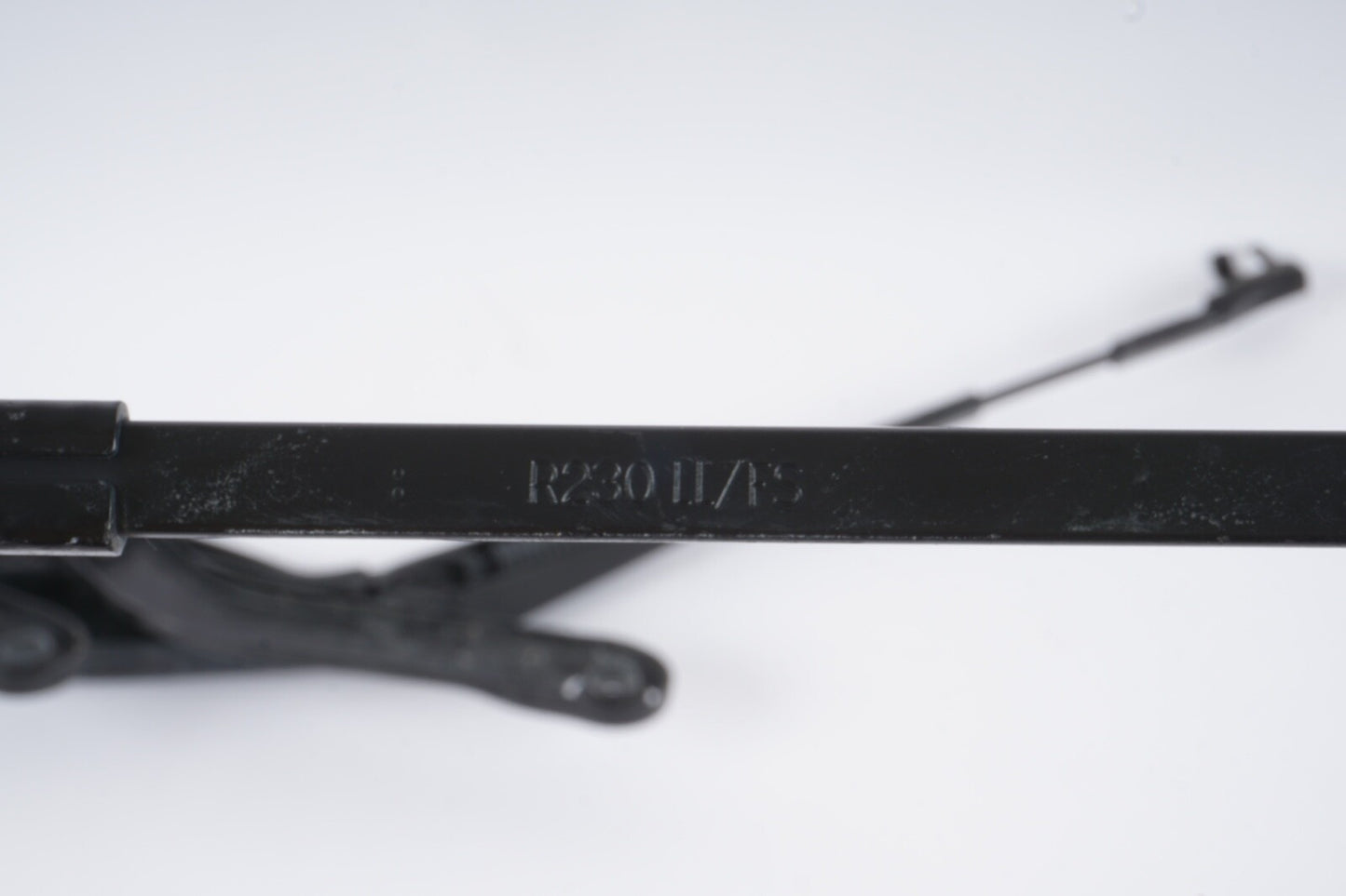 2003-2012 MERCEDES R230 SL SL500 SL550 SL600 FRONT WINDSHIELD WIPER ARMS PAIR 