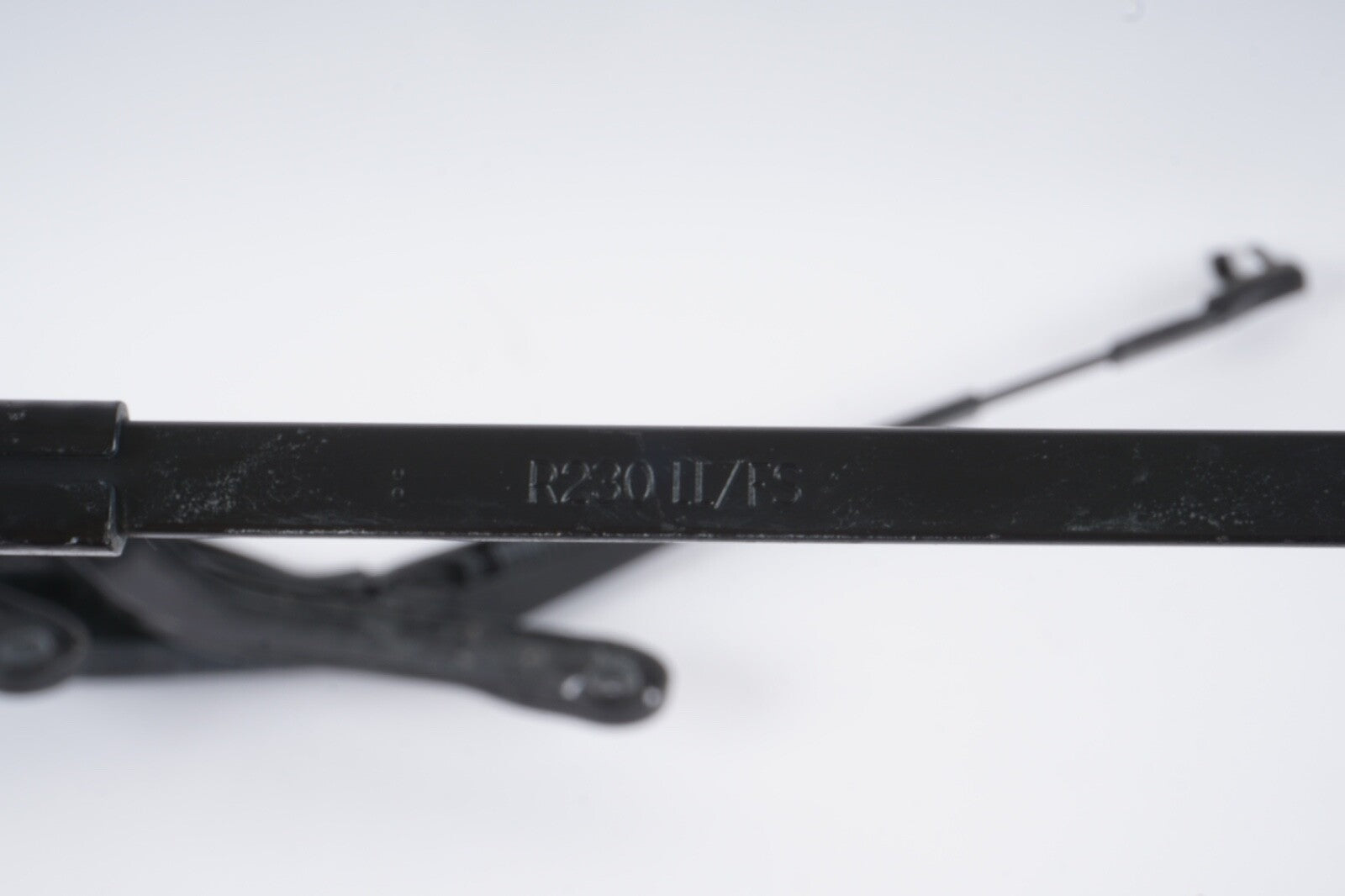 2003-2012 MERCEDES R230 SL SL500 SL550 SL600 FRONT WINDSHIELD WIPER ARMS PAIR 