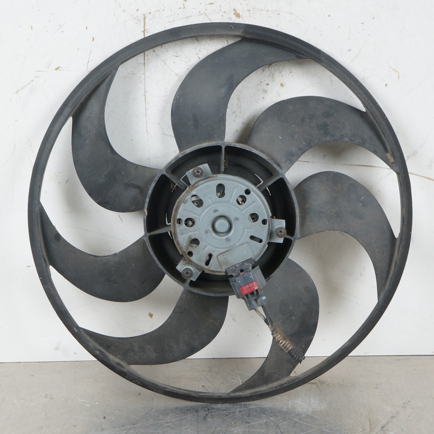 10-17 Chevrolet Equinox 2.4L Radiator Cooling Fan Motor Assembly 22980448 OEM