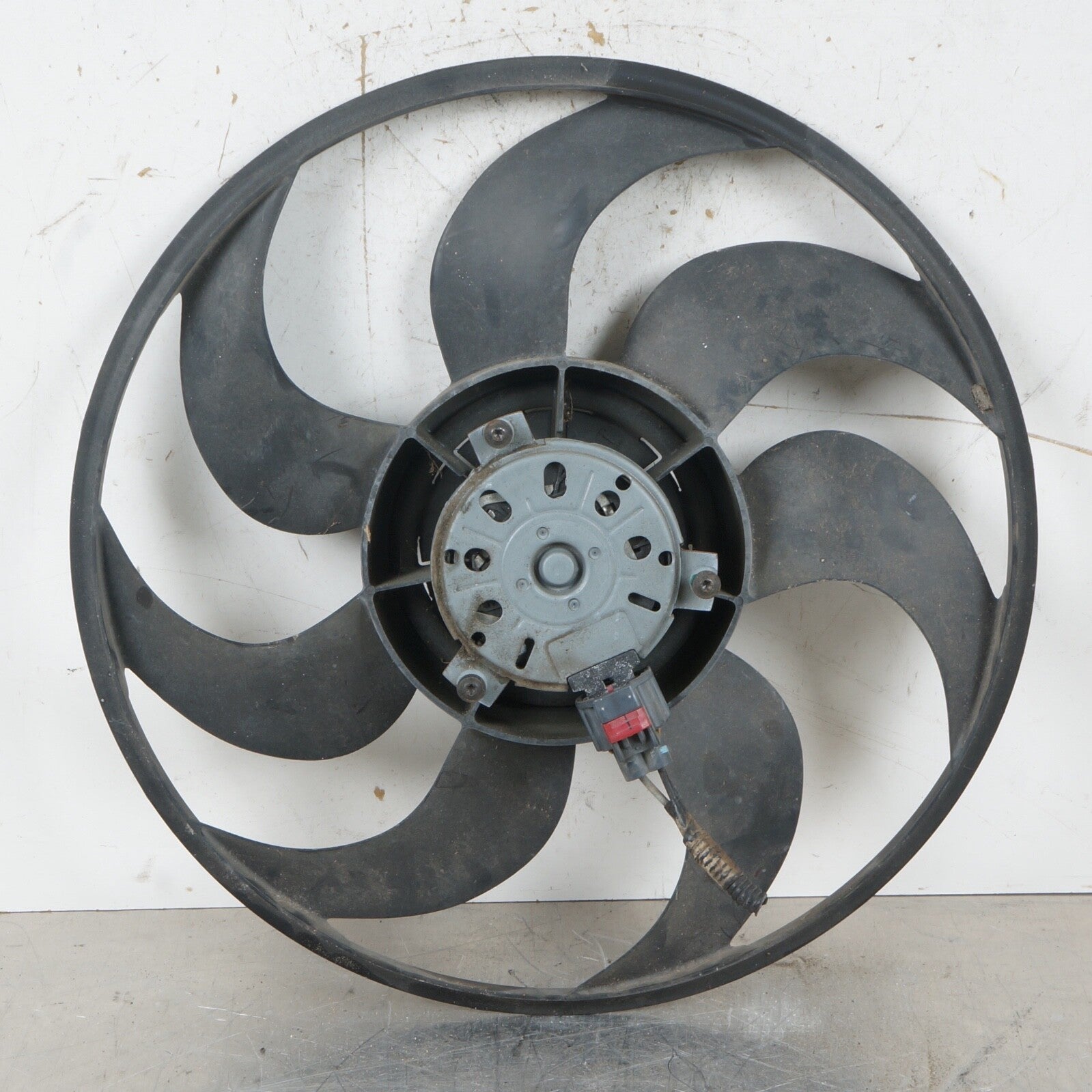 10-17 Chevrolet Equinox 2.4L Radiator Cooling Fan Motor Assembly 22980448 OEM