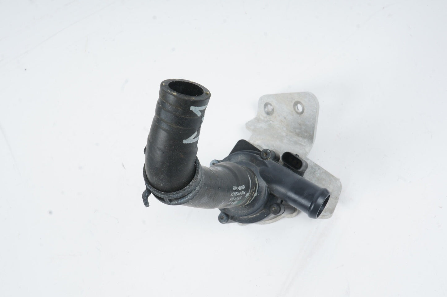 BENTLEY MULSANNE AUXILIARY COOLANT WATER PUMP OEM 059121012A