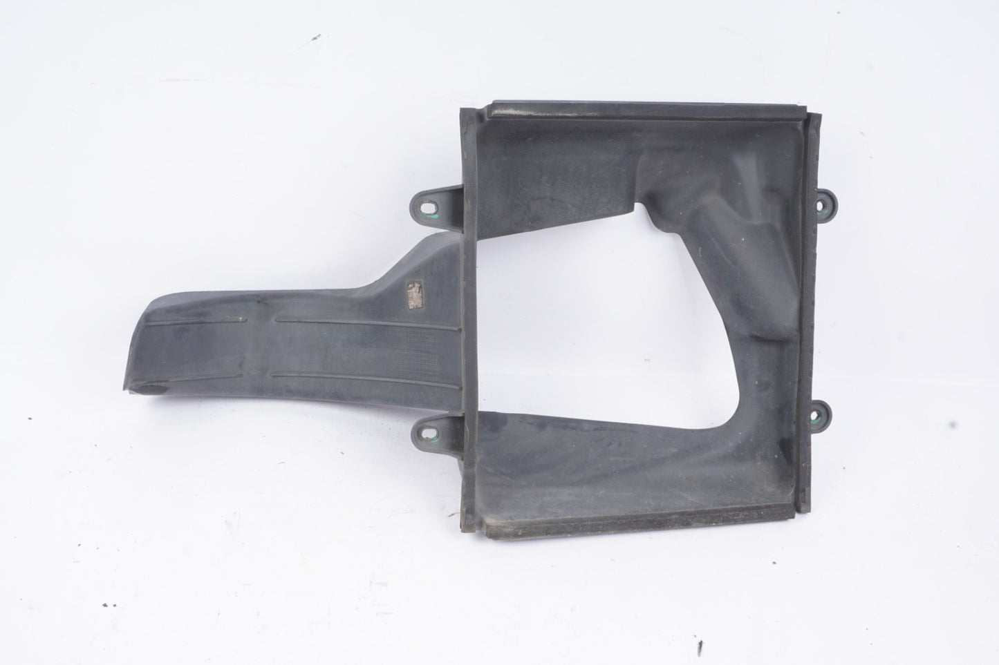 2014-2019 MASERATI GHIBLI FRONT RIGHT PASS SIDE INTERCOOLER AIR DUCT GUIDE OEM