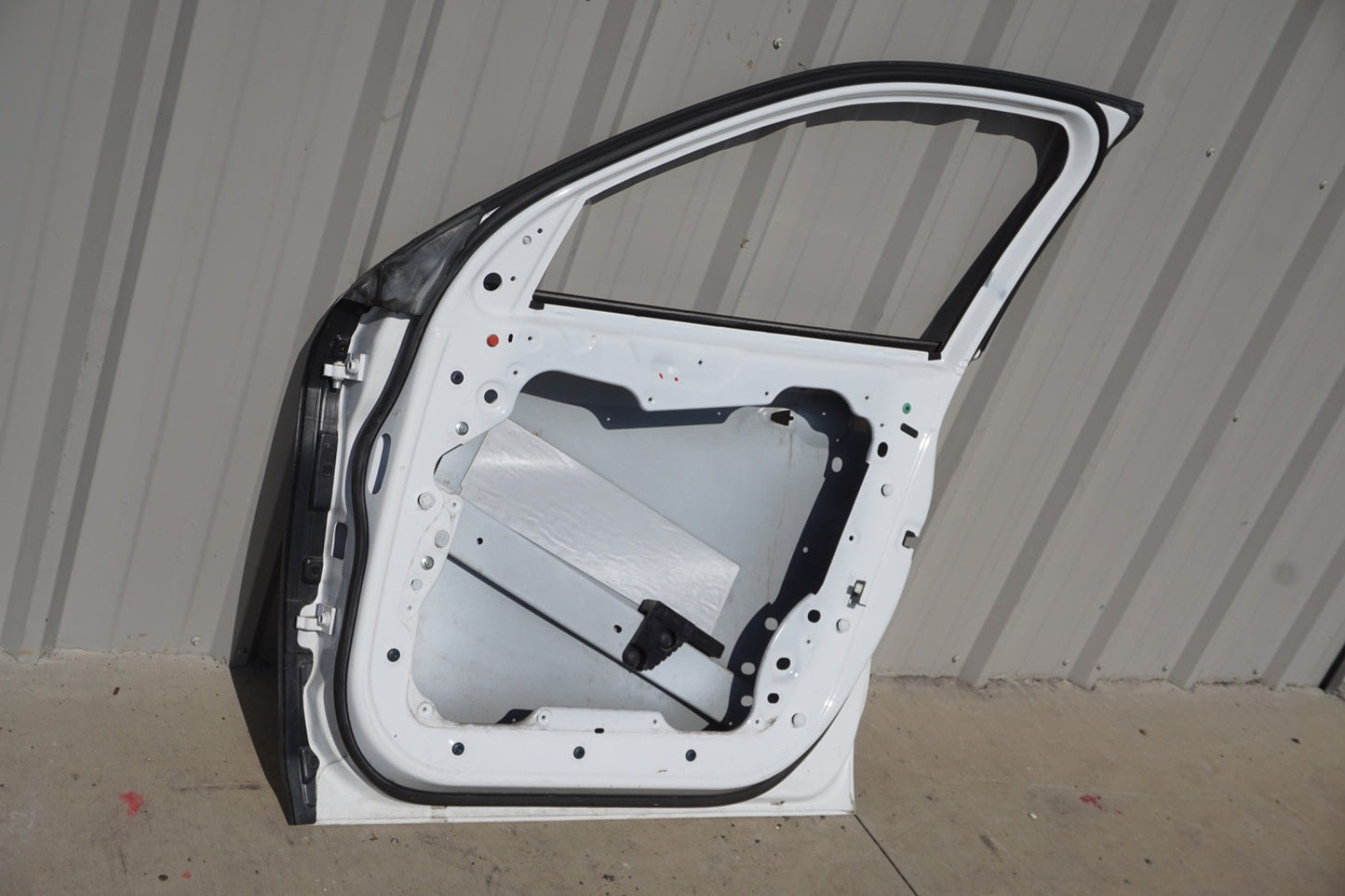 2017 - 2024 ALFA ROMEO STELVIO FRONT RIGHT PASS EXTERIOR DOOR SHELL WHITE OEM