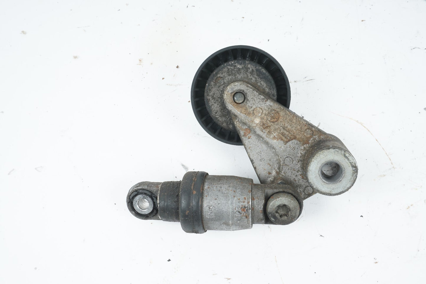 2013-2018 HYUNDAI SANTA FE ENGINE SERPENTINE BELT TENSIONER OEM