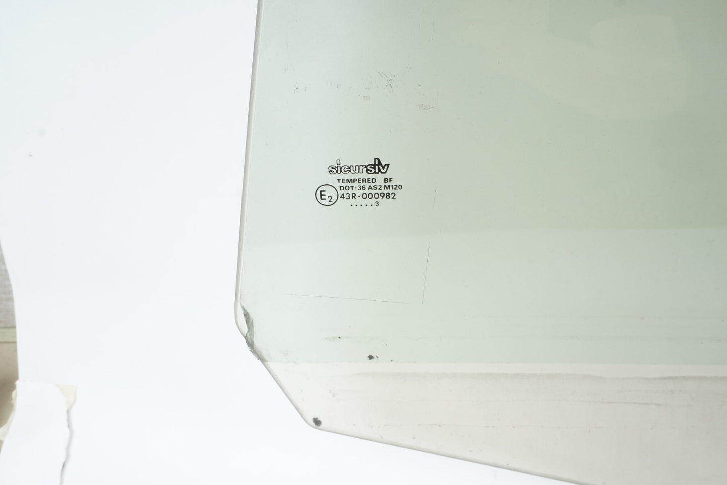 1993 Cadillac Allante FRONT RIGHT PASSENGER SIDE DOOR WINDOW GLASS OEM