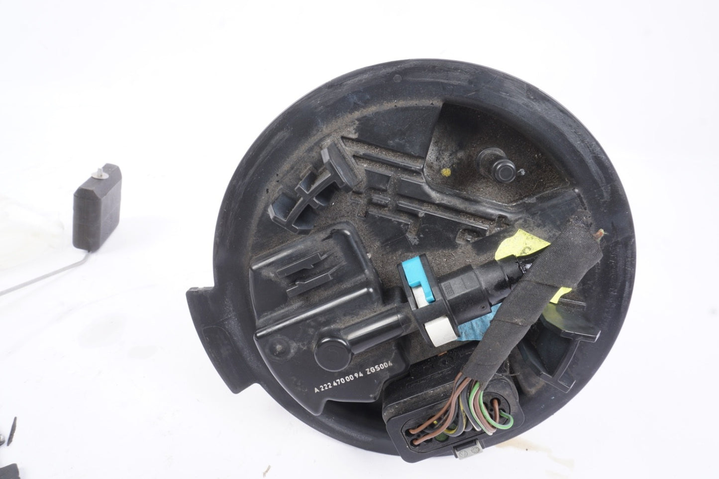 14-20 Mercedes W217 S550 S63 AMG Gas Tank Fuel Filter Unit 2224700094 OEM