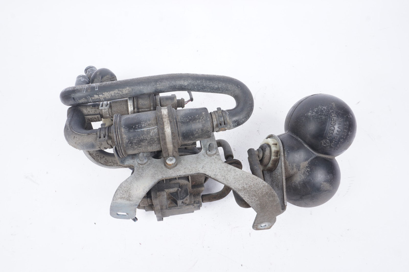 2004 - 2010 Audi A8 A8L Fuel Leak Detection Pump  OEM