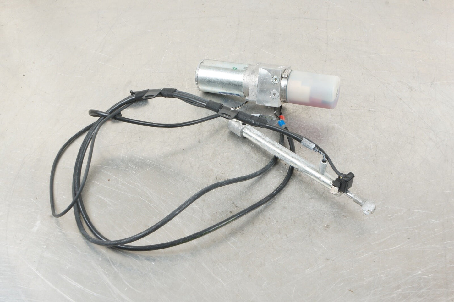 07-13 MERCEDES BENZ S550 W221 REAR TRUNK HYDRAULIC PULL DOWN CLOSE PUMP OEM