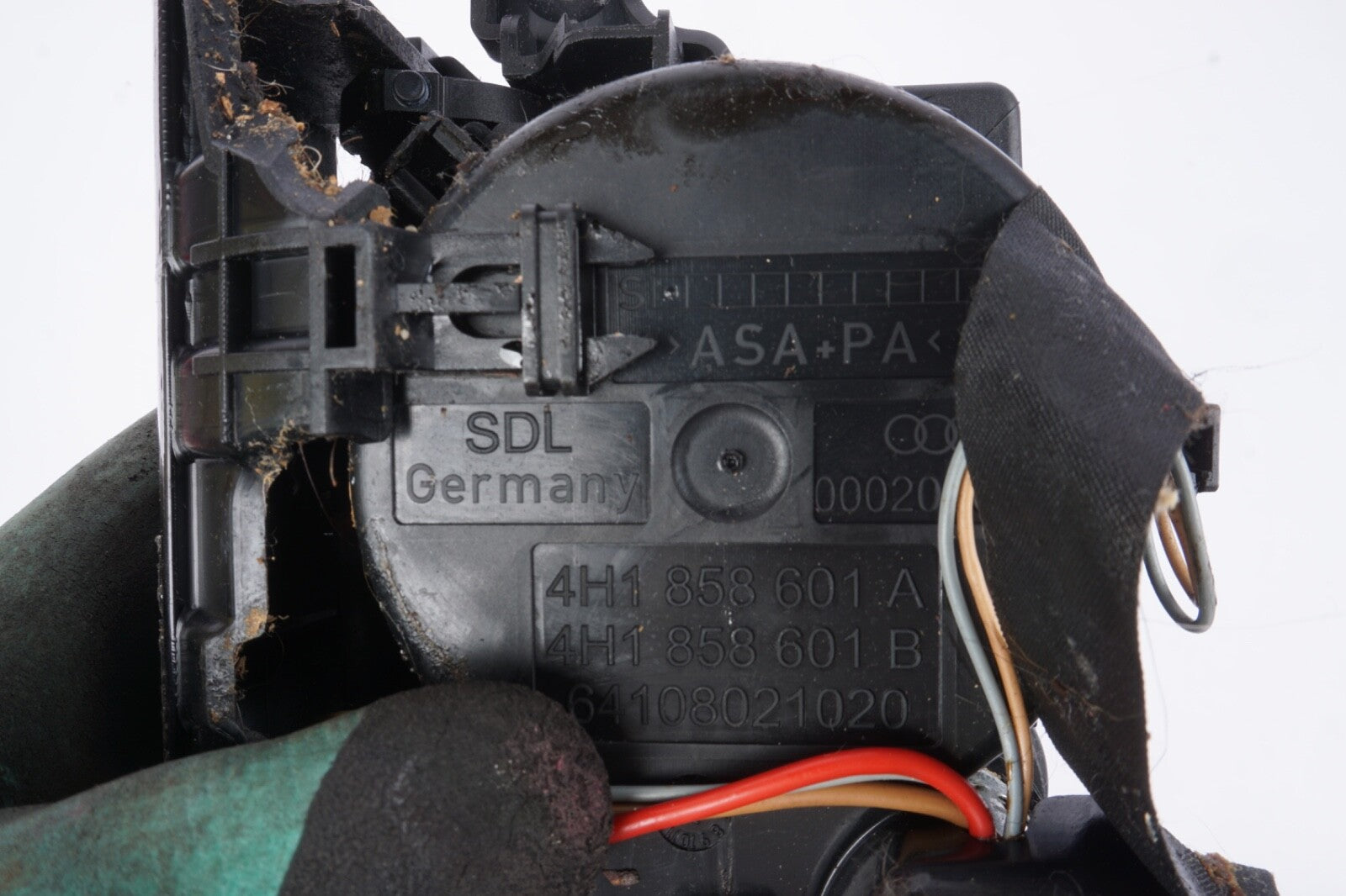 2011-2014 Audi A8 Quattro Center Console Cup Holder Storage Compartment OEM