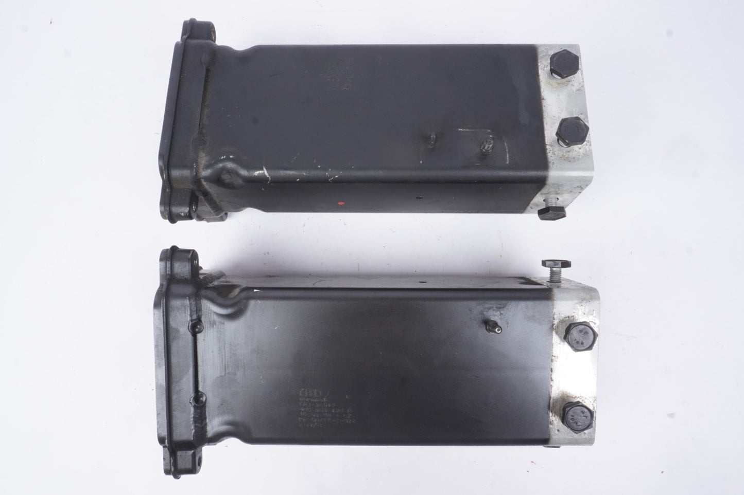 2011 - 2018 AUDI A8 FRONT LEFT & RIGHT BUMPER REINFORCEMENT BRACKET SET 2