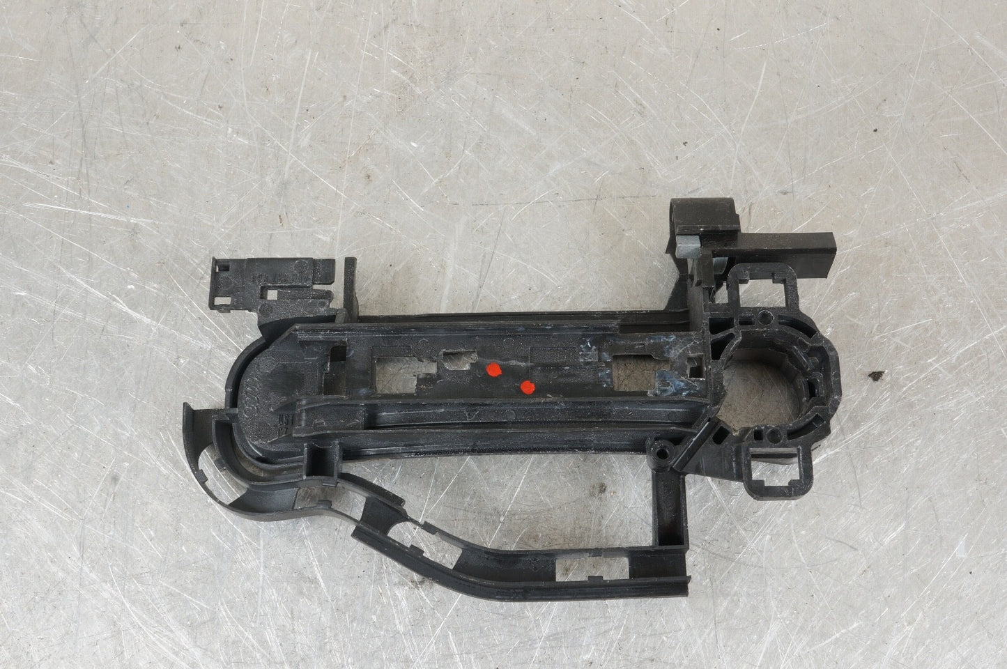 2005-2011 AUDI A6 QUATTRO - Right Exterior DOOR Handle Assembly Bracket