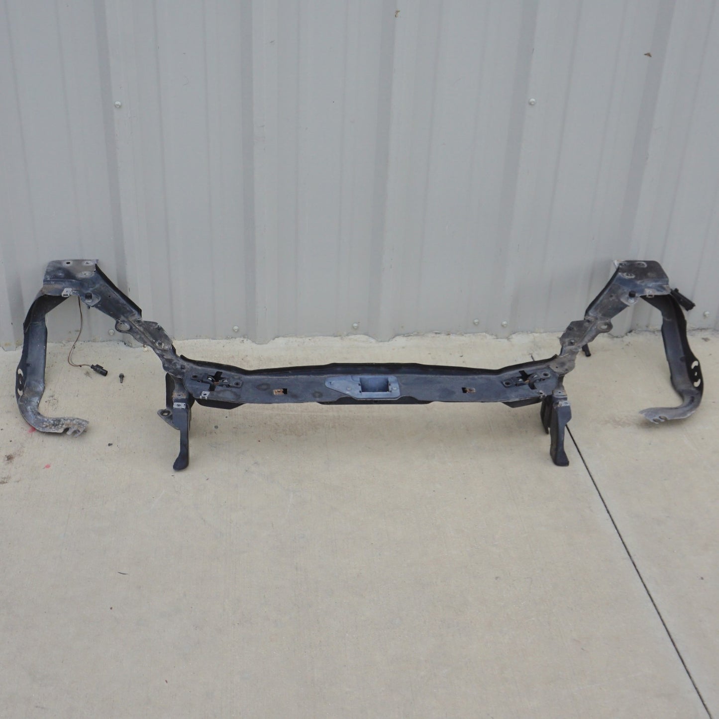 2003 - 2008 Mercedes Sl500 Sl600 Sl65 SL55 Radiator Core Support Front OEM