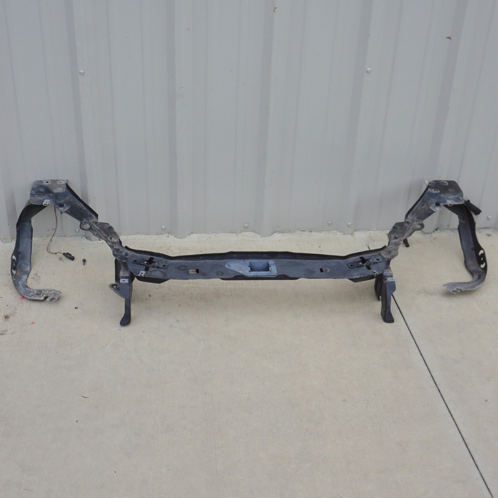 2003 - 2008 Mercedes Sl500 Sl600 Sl65 SL55 Radiator Core Support Front OEM