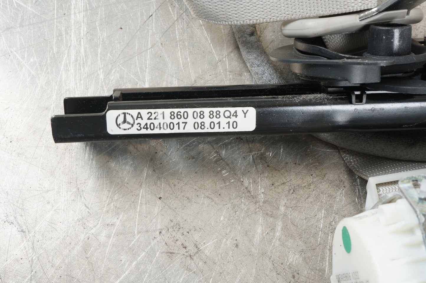 2010-2013 MERCEDES S550 W221 FRONT RIGHT PASSENGER SIDE SEAT BELT RETRACTOR OEM