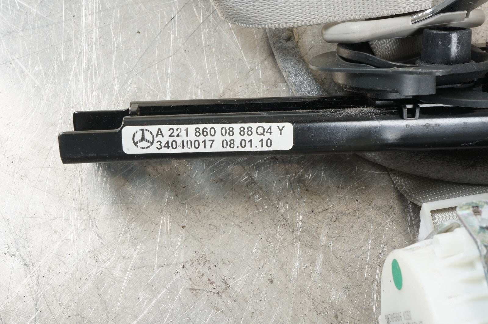 2010-2013 MERCEDES S550 W221 FRONT RIGHT PASSENGER SIDE SEAT BELT RETRACTOR OEM