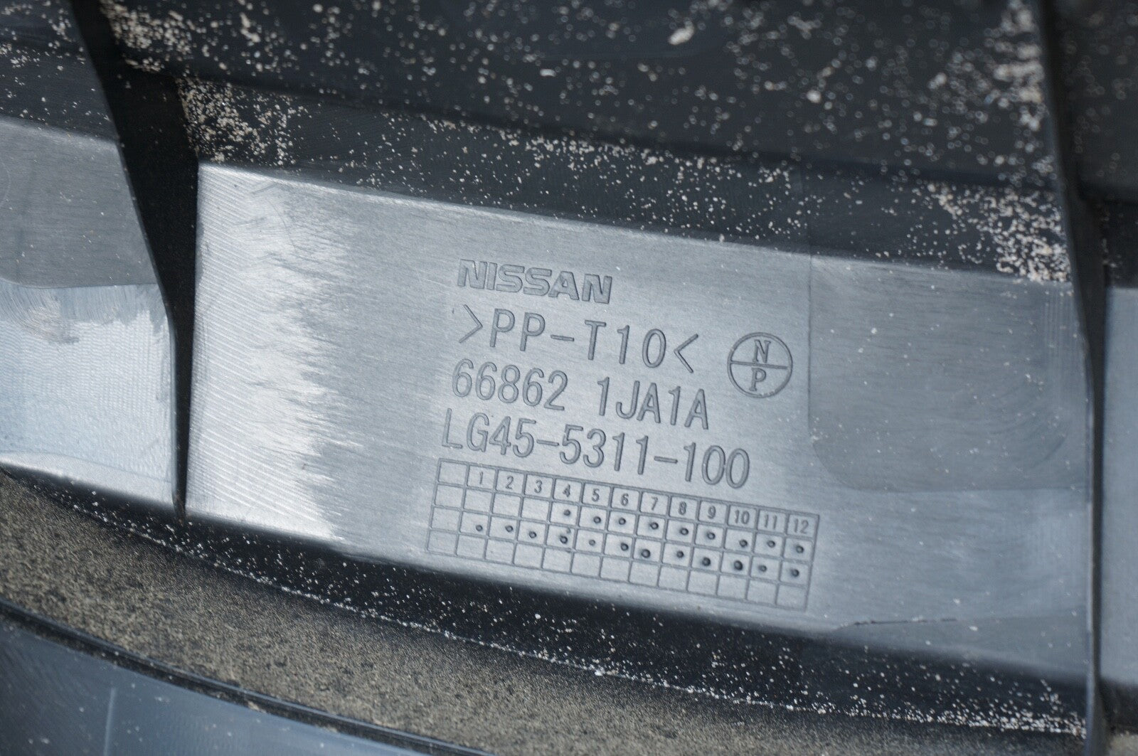Genuine Nissan Quest Cvr Cowl Top 668621JA1A / 66862-1JA1A OEM