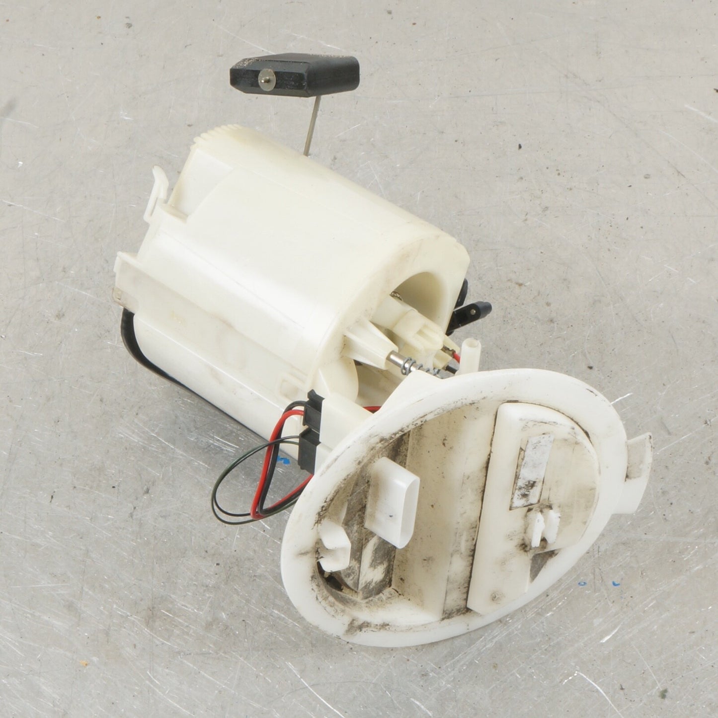 Mercedes Benz C250  Cpe  Fuel Pump Assy  Module 2014  2015 A2044700294   OEM