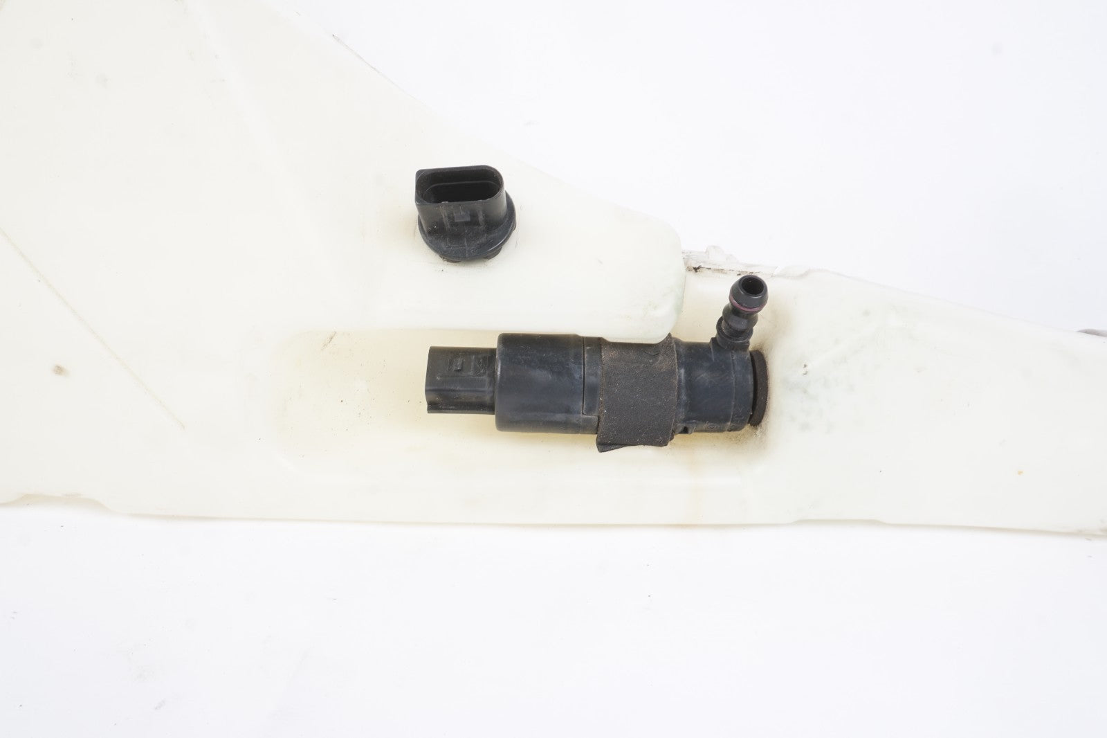 2011 - 2018 Audi A8 Quattor Windshield Washer Bottle Tank Reservoir OEM