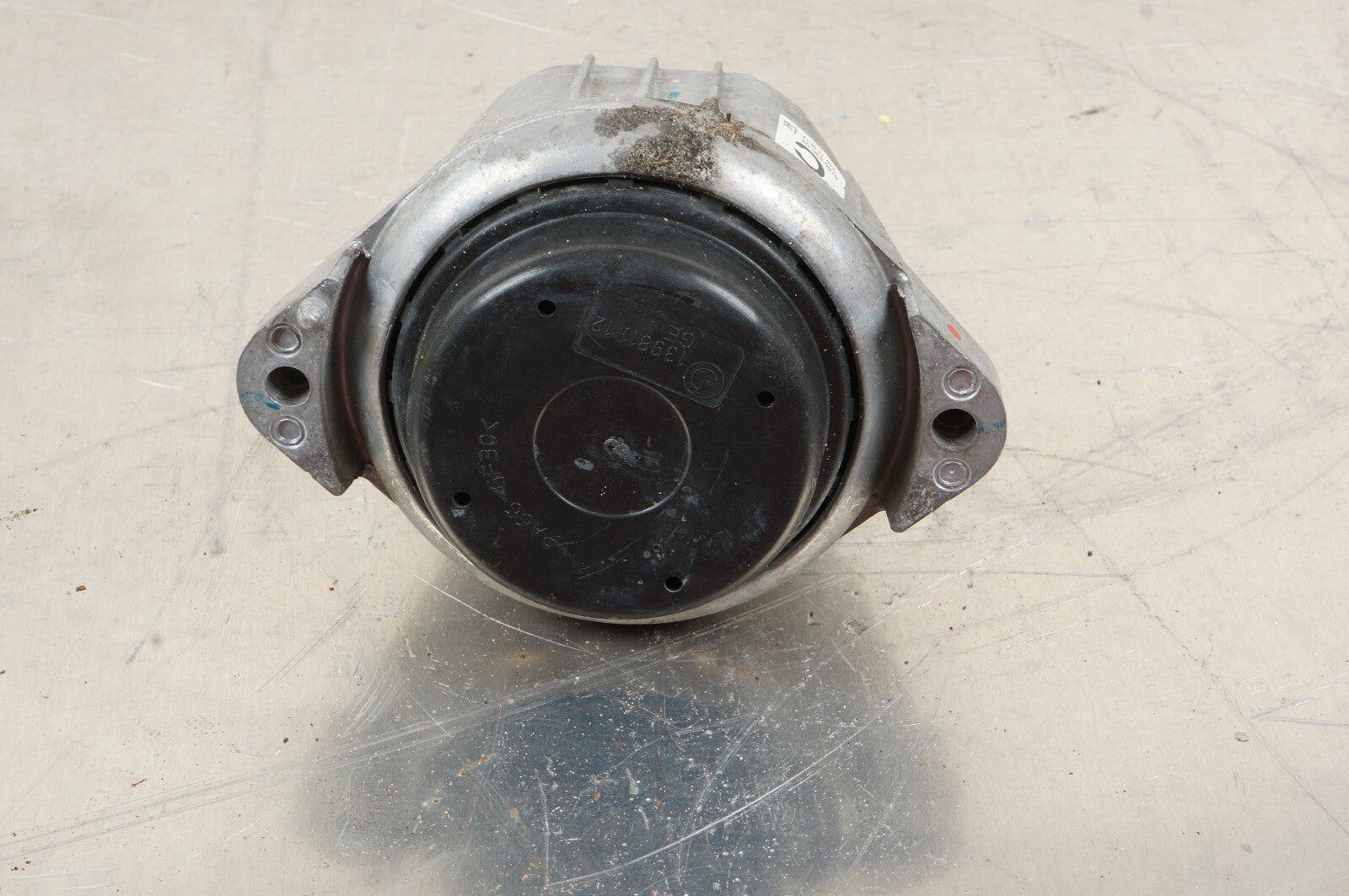 BMW 1 SERIES E81 E82 E87 E88 LEFT DRIVER SIDE ENGINE MOUNT 6760330 OEM