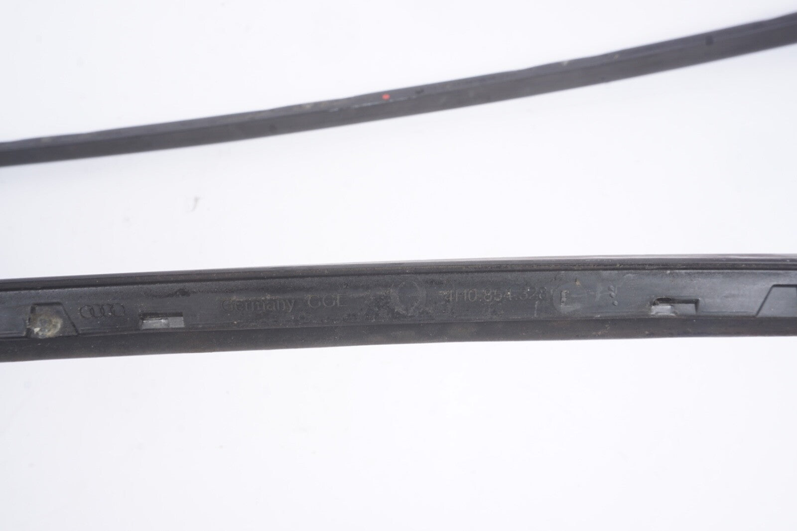2011-2018 AUDI A8 QUATTRO - Left and Right Windshield SIDE TRIM / SEAL 4H0854328
