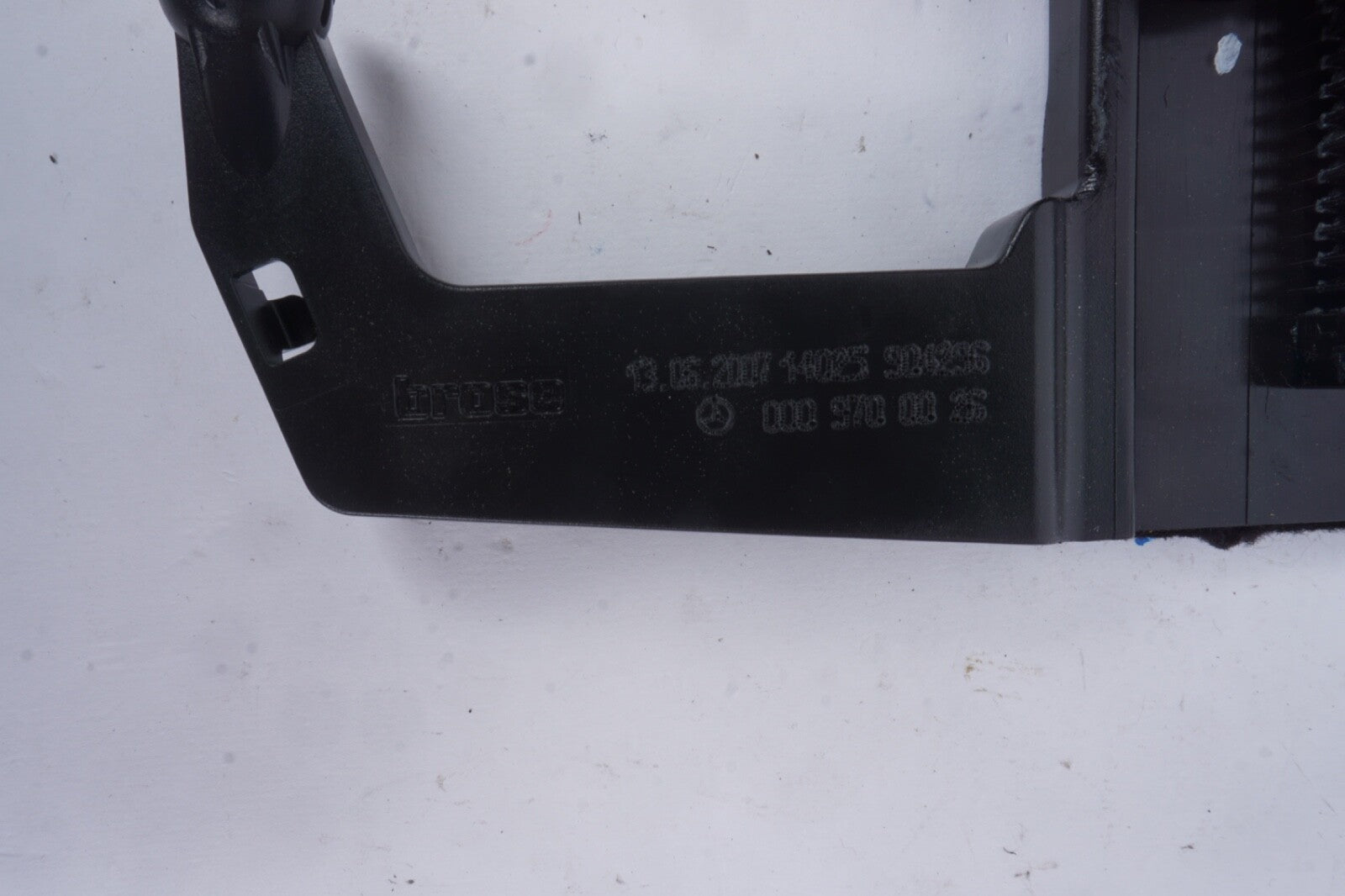 07-13 Mercedes S550 Front Left Seat Headrest Adjustment Motor 0009700026 OEM