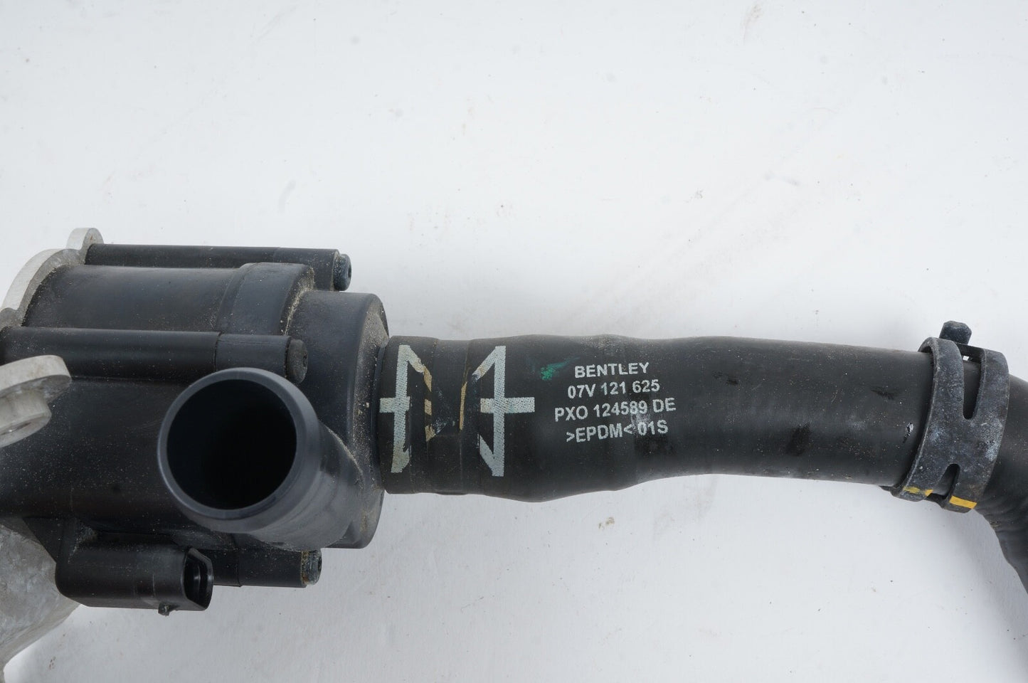 BENTLEY MULSANNE AUXILIARY COOLANT WATER PUMP OEM 059121012A