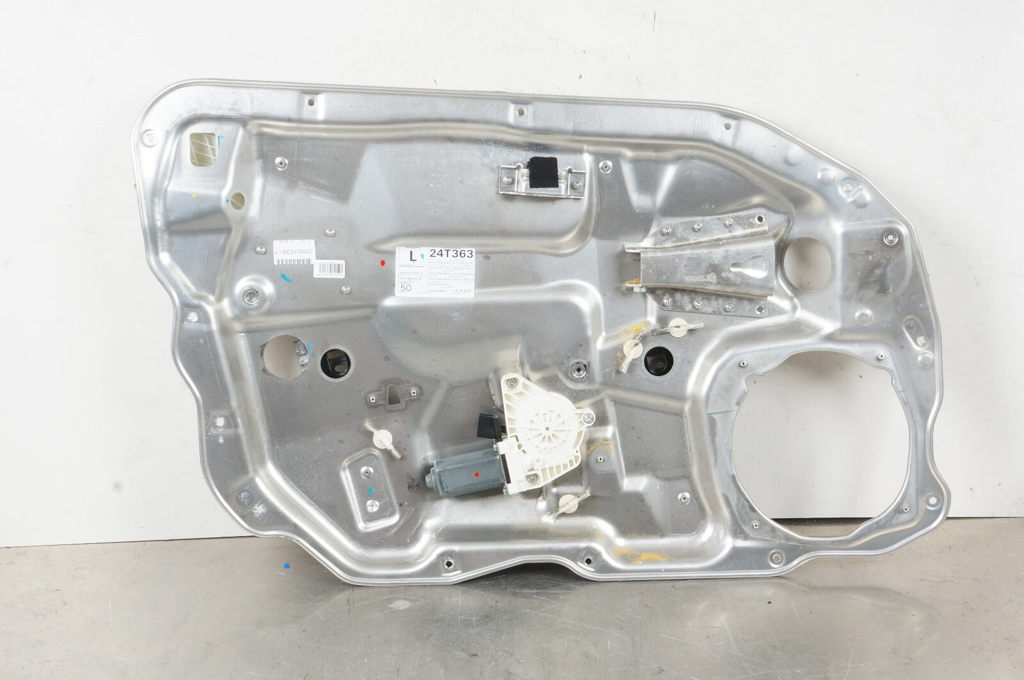 07-13 MERCEDES S550 W221 FRONT LEFT DRIVER DOOR WINDOW REGULATOR W/ CARRIER OEM