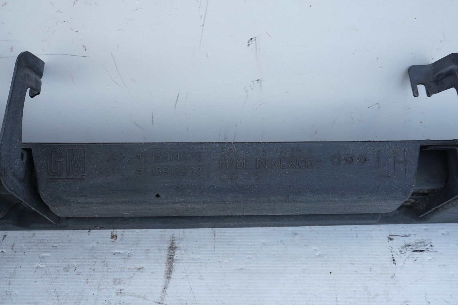 07-13 Chevy Suburban RUNNING BOARD LEFT DRIVER SIDE OEM