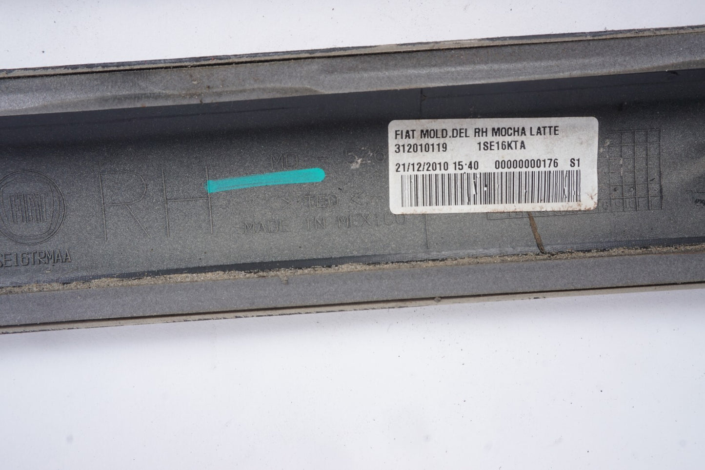 2012 - 2017 Fiat 500 Front Door Molding Left & Right OEM