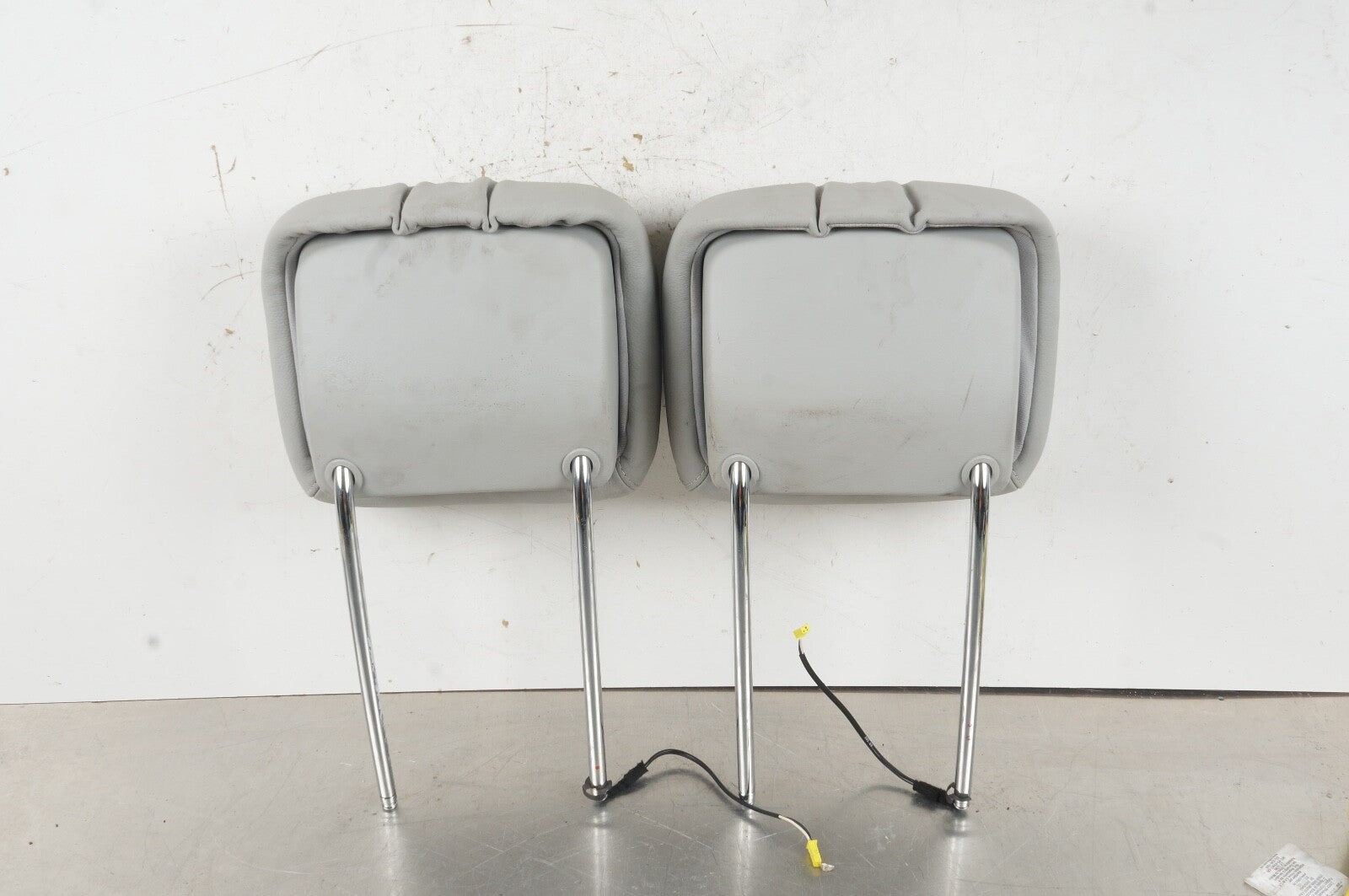 10-13 Mercedes W221 S500 Front Left or Right Seat Headrest Head Rest Grey PAIR