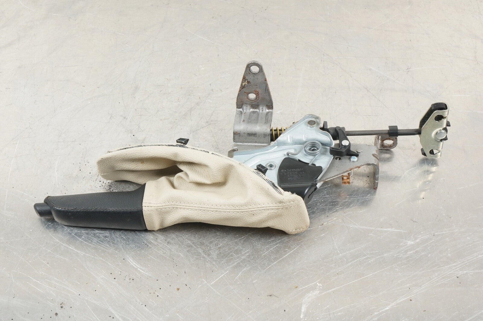 2006-2013 BMW 328I 332 CONVERTIBLE EMERGENCY HANDBRAKE HANDLE LEVER 6764924 OEM